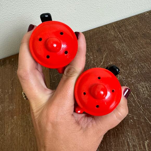 Tennessee Souvenir Red Black Coffee Pot Percolator Salt and Pepper Shakers - Picture 7 of 7